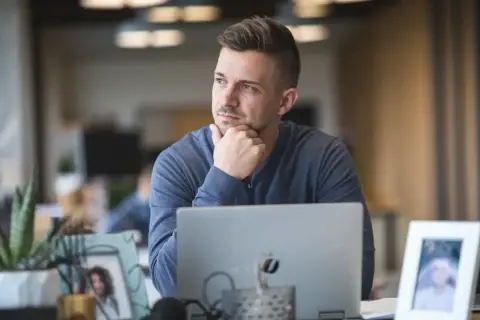 Jak odpowiedzieć na pytanie o zmianę pracy? Poradnik krok po kroku