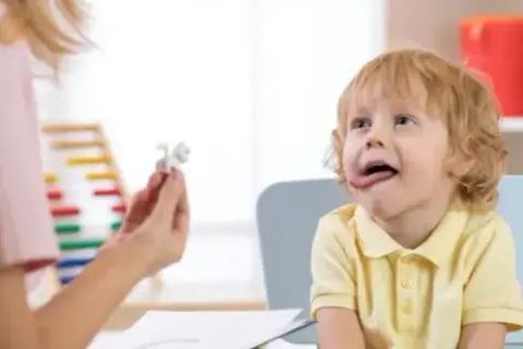 Afazja rozwojowa: objawy u dzieci, diagnoza i jak pomóc